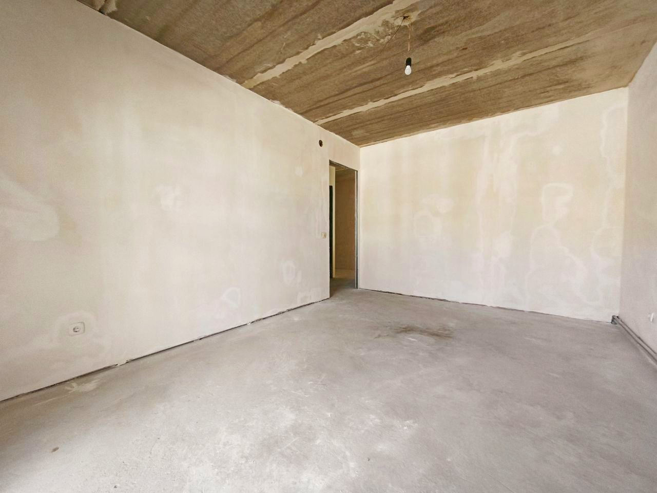 Простора 2 кімнатна квартира 56 м2 з автономним опаленням. Масани. Фото - 11