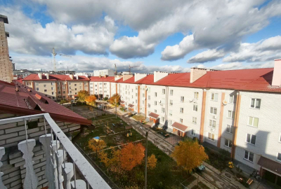 Простора 2 кімнатна квартира 56 м2 з автономним опаленням. Масани