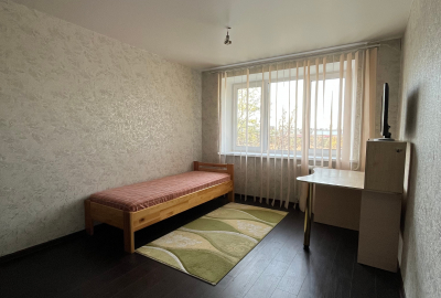 Продається кімната в гуртожитку з ремонтом. вул. Ушинського