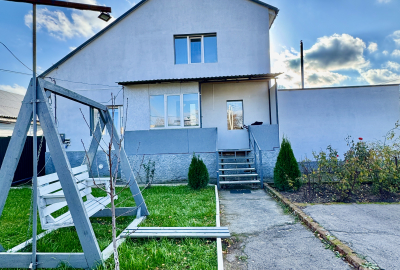 Комфортний будинок в найближчому передмісті Чернігова!