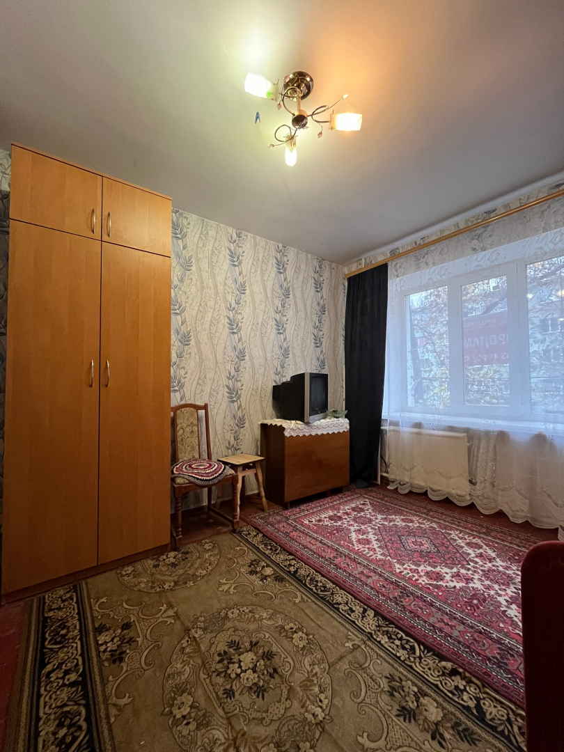 Затишна кімната в гуртожитку 12м2, цегляний будинок. р-н КСК. Фото - 1