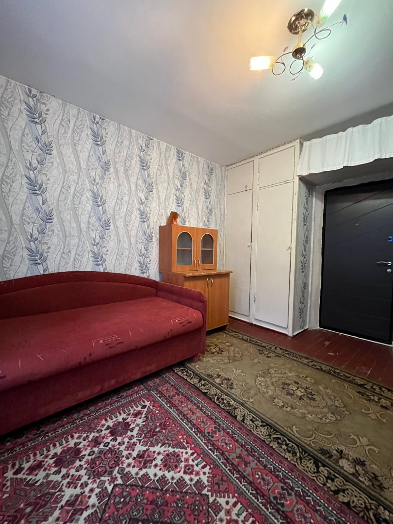 Затишна кімната в гуртожитку 12м2, цегляний будинок. р-н КСК. Фото - 3