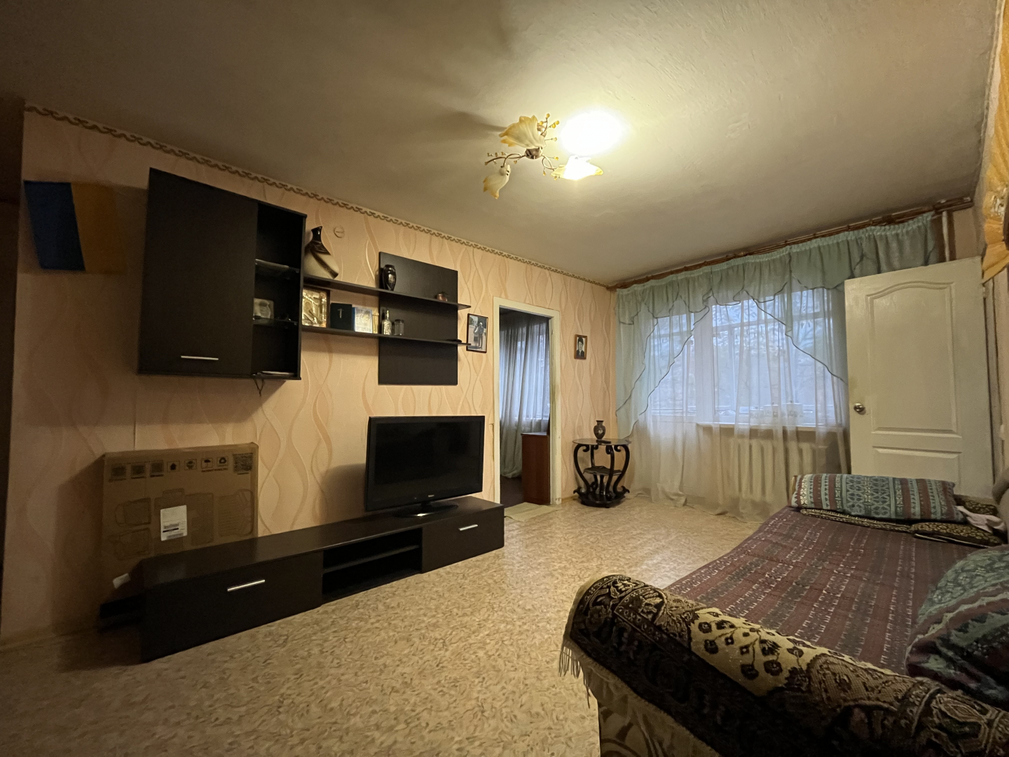 Продається простора 3-кімнатна квартира 54 м², Вул. Льотна. Фото 1