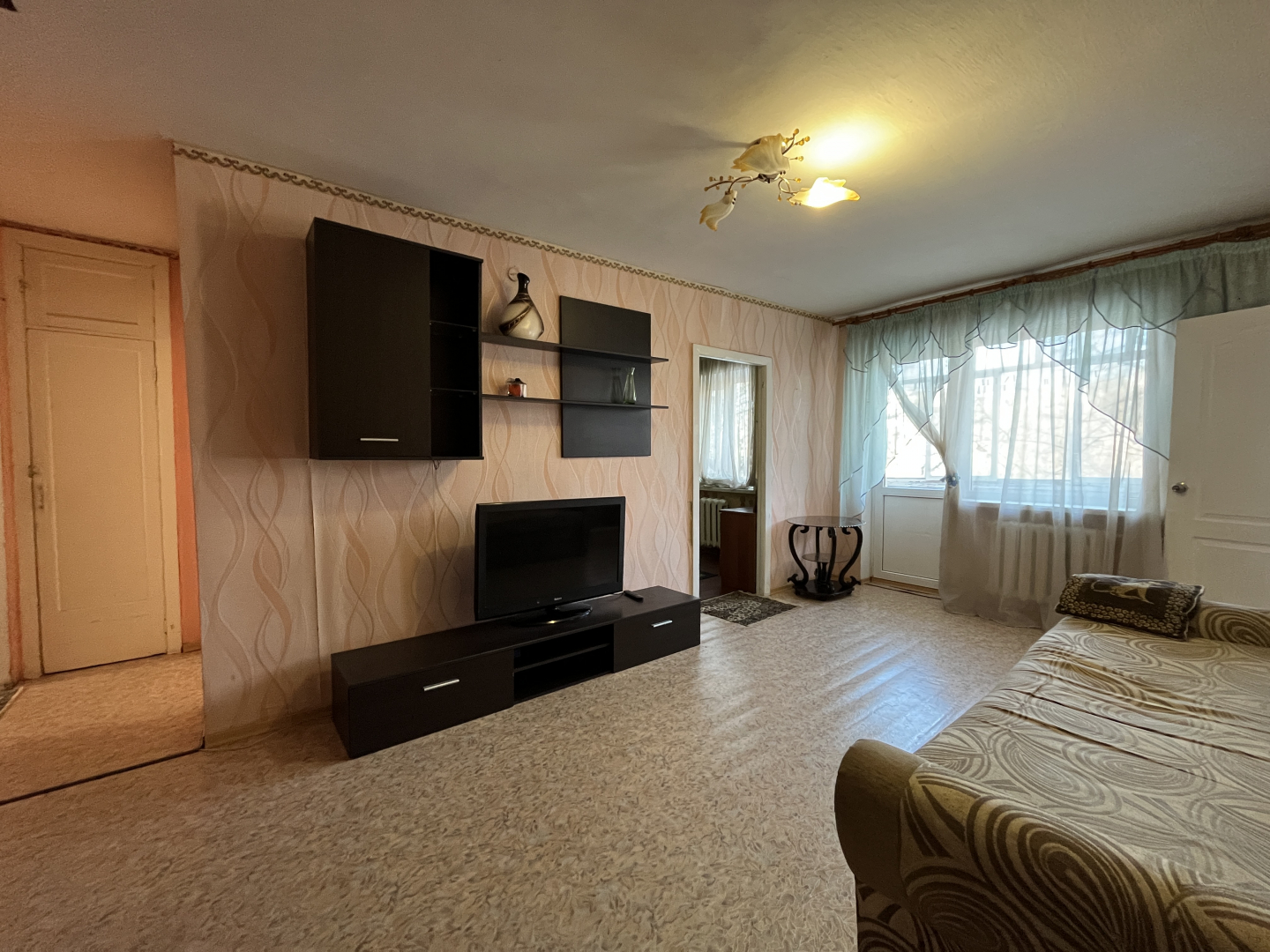 Продається простора 3-кімнатна квартира 54 м², Вул. Льотна. Фото 1