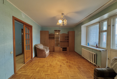 Центр міста! Простора трикімнатна квартира 93 м2, єВідновлення