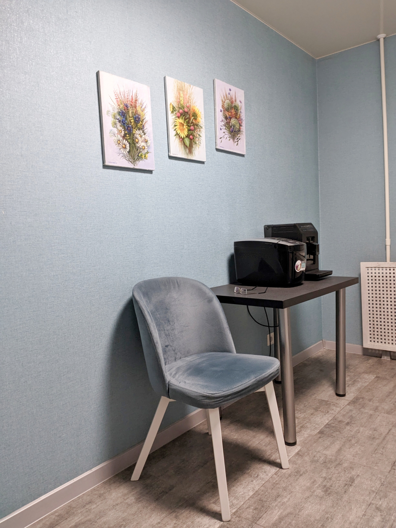 Простора 3-кімнатна квартира в центрі міста с меблями та технікою. Фото - 11