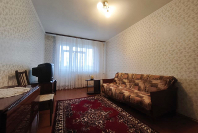 2 кімнатна квартира 46 м2 з косметичним ремонтом. Район Ремзавод