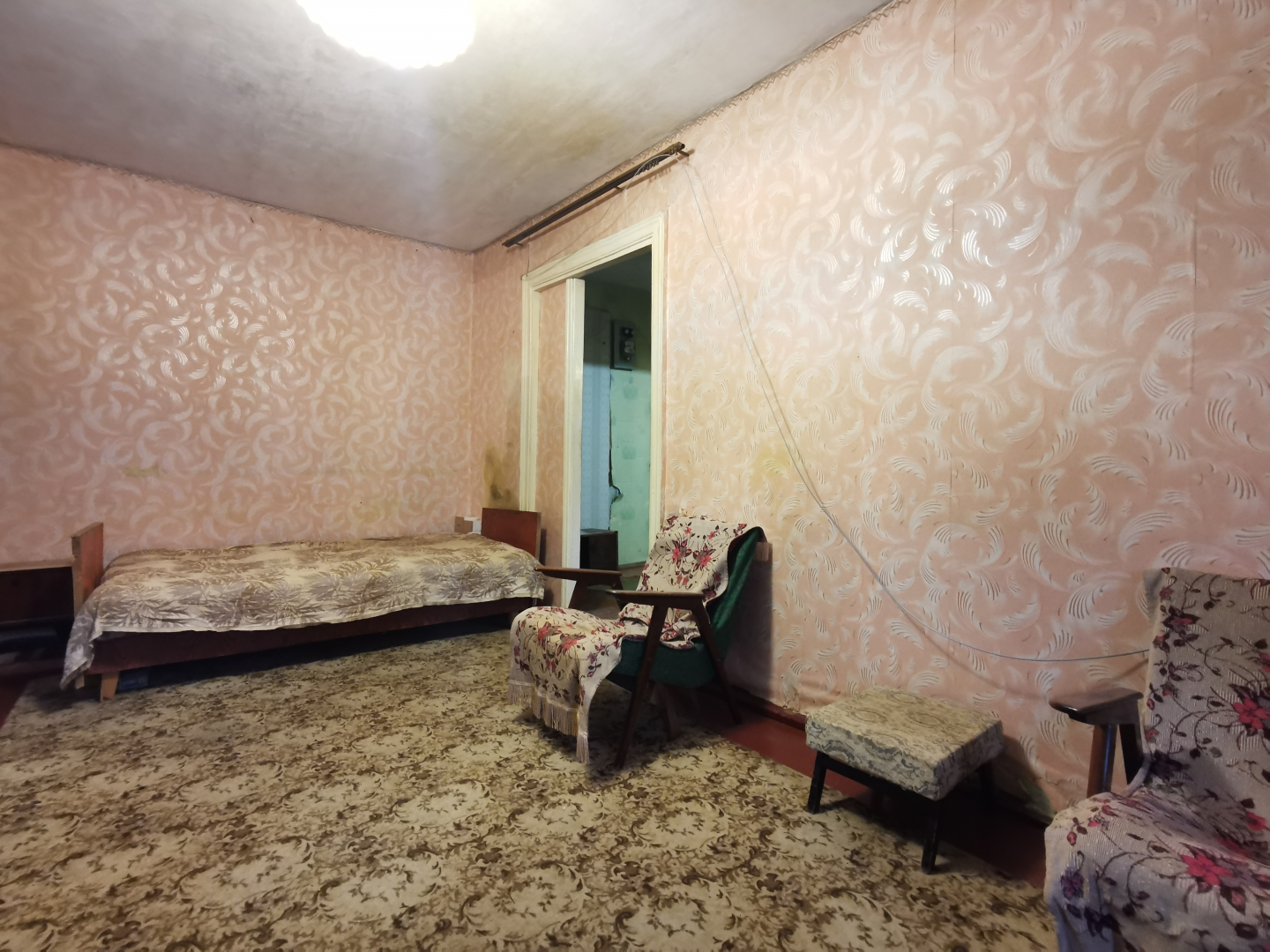 Квартира з трьома кімнатами і підвалом 2 поверх цегляного будинку. Фото - 4