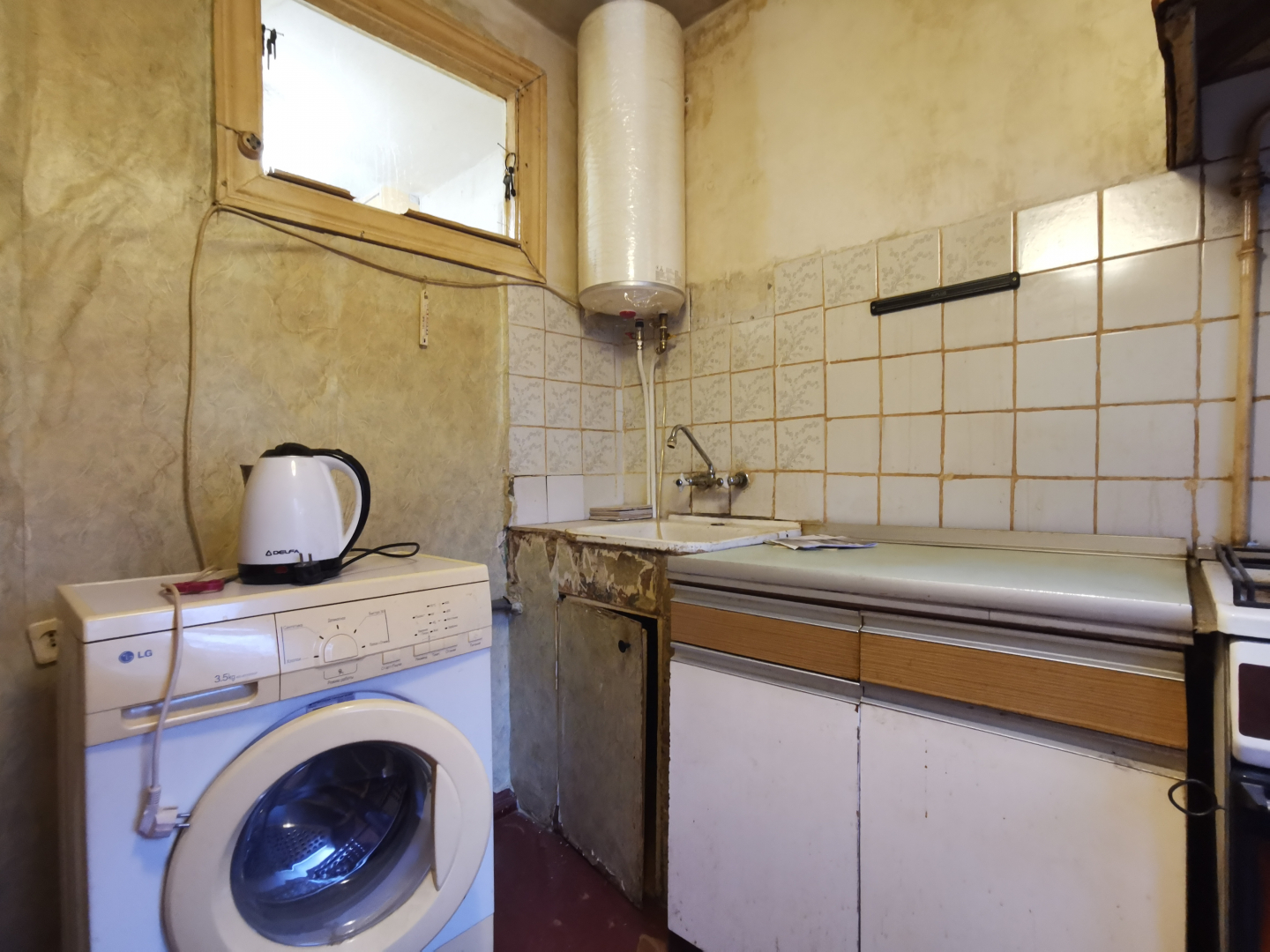 Квартира з трьома кімнатами і підвалом 2 поверх цегляного будинку. Фото - 2