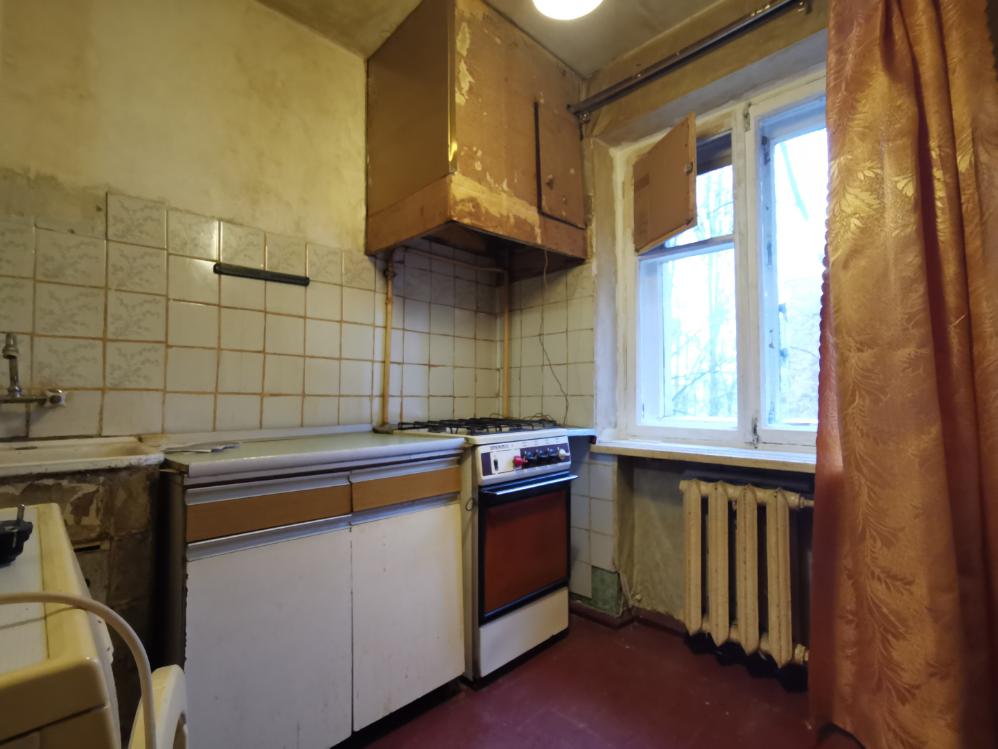 Квартира з трьома кімнатами і підвалом 2 поверх цегляного будинку. Фото - 1