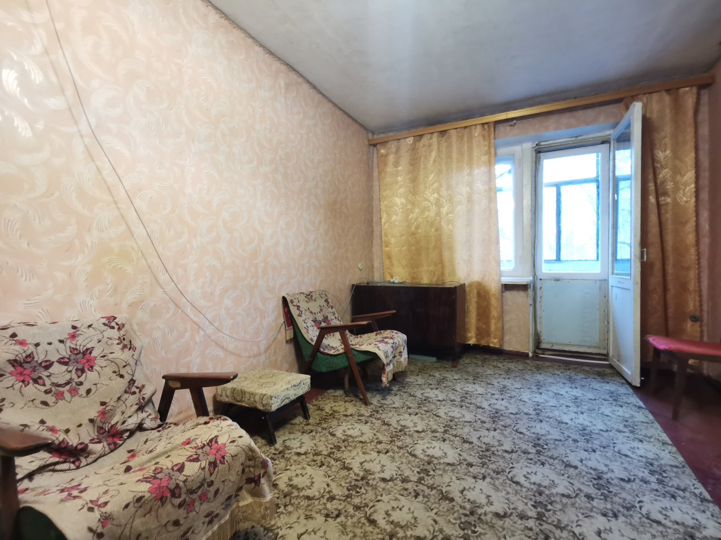 Квартира з трьома кімнатами і підвалом 2 поверх цегляного будинку. Фото - 5