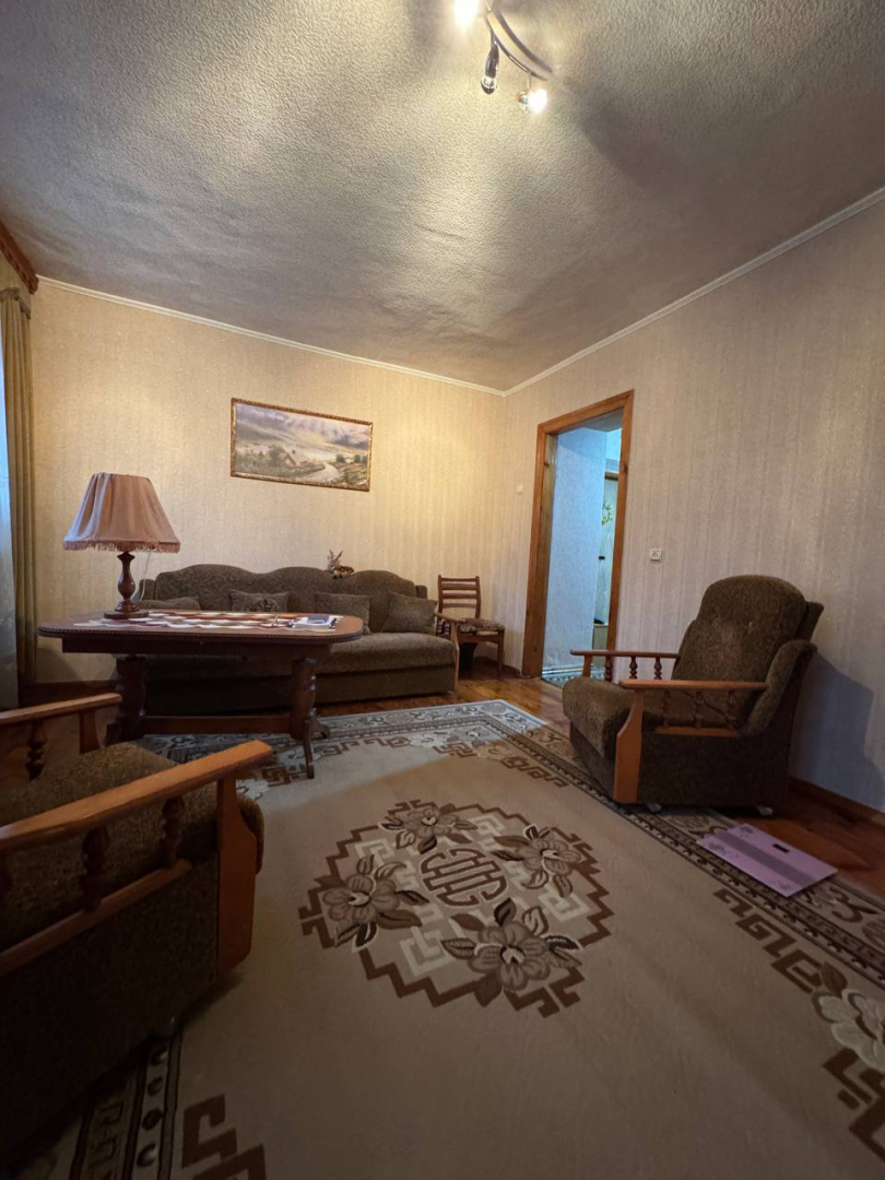 Центр міста. Класична сталінка. 2 кімнатна квартира в гарному стані. Фото - 3