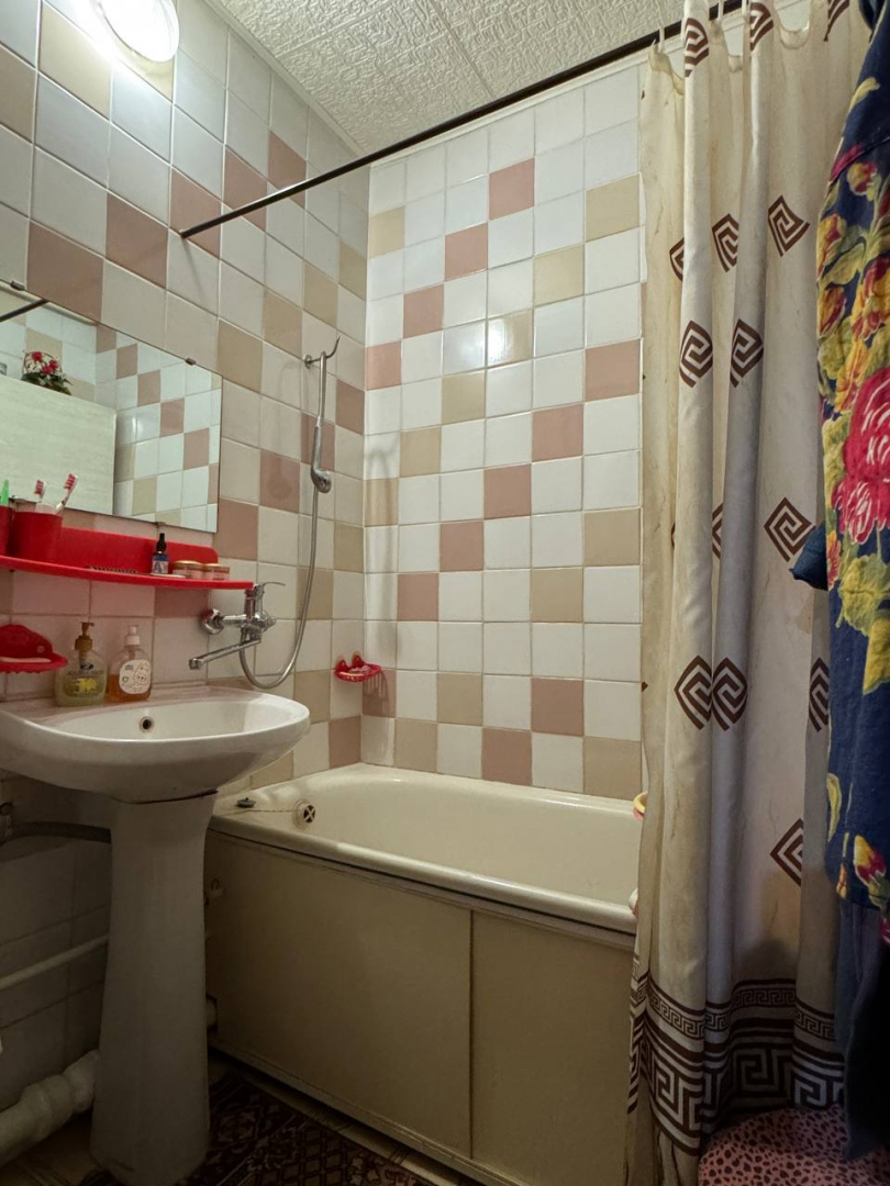 Центр міста. Класична сталінка. 2 кімнатна квартира в гарному стані. Фото - 7