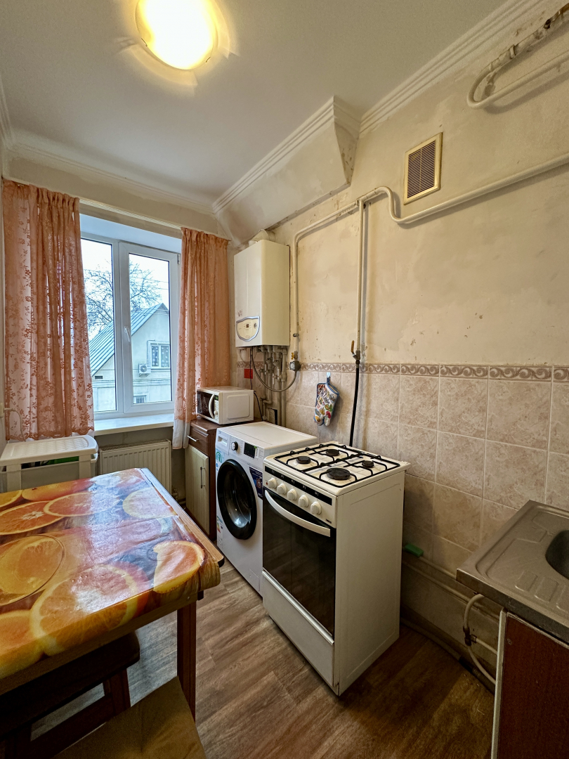 Двокімнатна сталінка,автономне опалення,житловий стан.. Фото - 8