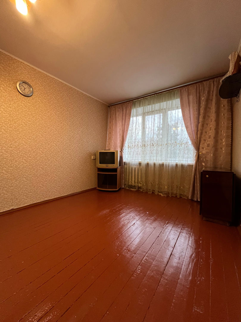 Продається 2-на квартира 43,2 м², косметичний ремонт, пр.Л.Лук'яненка. Фото - 1
