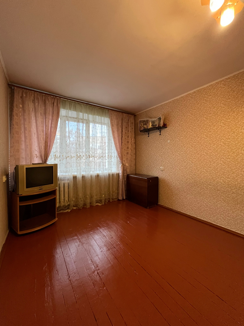 Продається 2-на квартира 43,2 м², косметичний ремонт, пр.Л.Лук'яненка. Фото 1