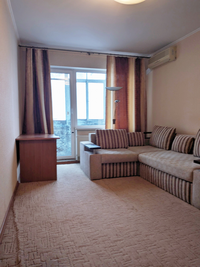 1-кімнатна квартира з ремонтом, меблями та технікою (р-к Нива). Фото - 1