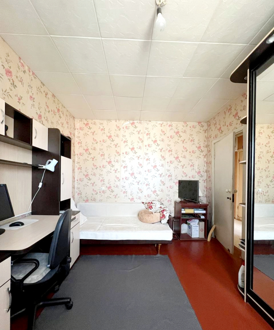 Простора 4-х кімнатна квартира в гарному житловому стані вул.1-ї Танкової Бригади. Фото - 7