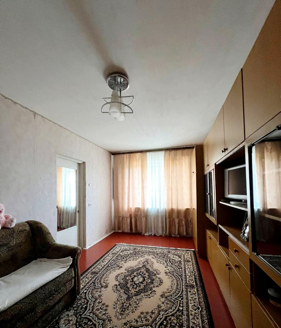 Простора 4-х кімнатна квартира в гарному житловому стані вул.1-ї Танкової Бригади. Фото - 3