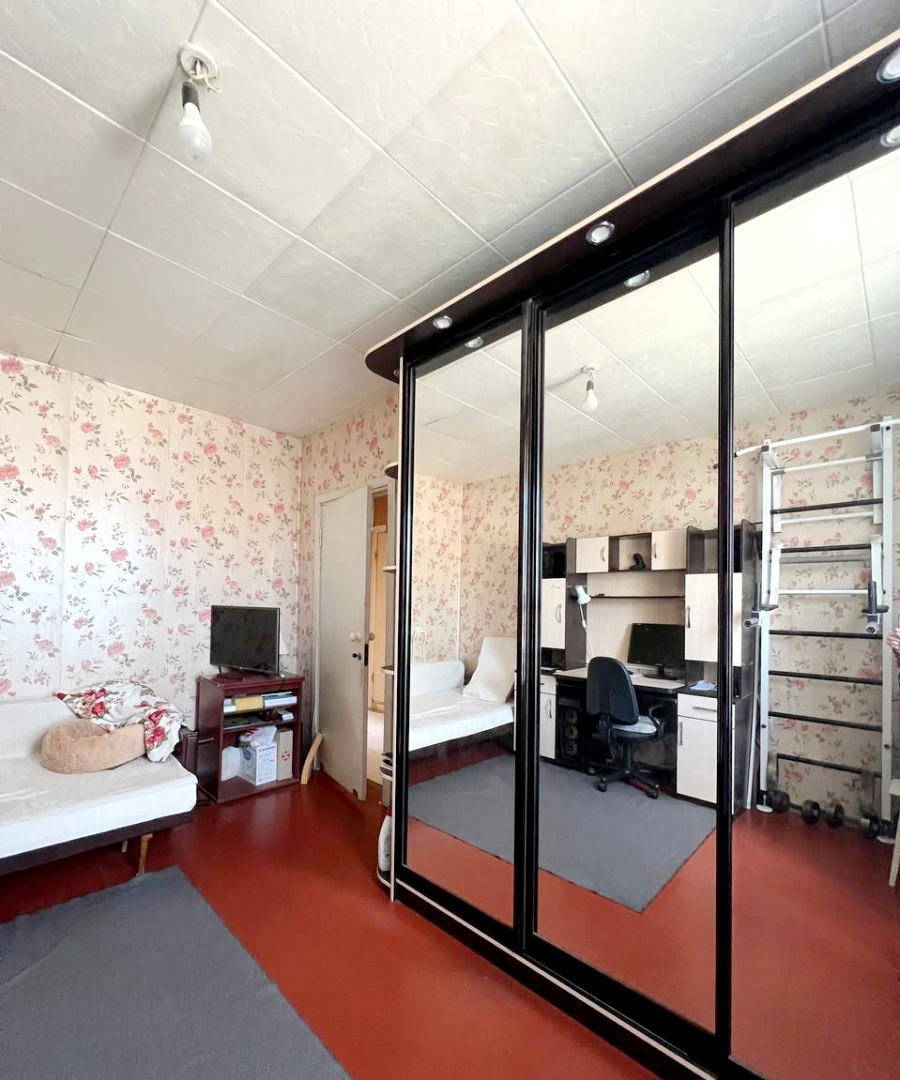 Простора 4-х кімнатна квартира в гарному житловому стані вул.1-ї Танкової Бригади. Фото - 4