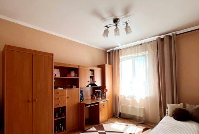 Простора 4-х кімнатна квартира в гарному житловому стані вул.1-ї Танкової Бригади