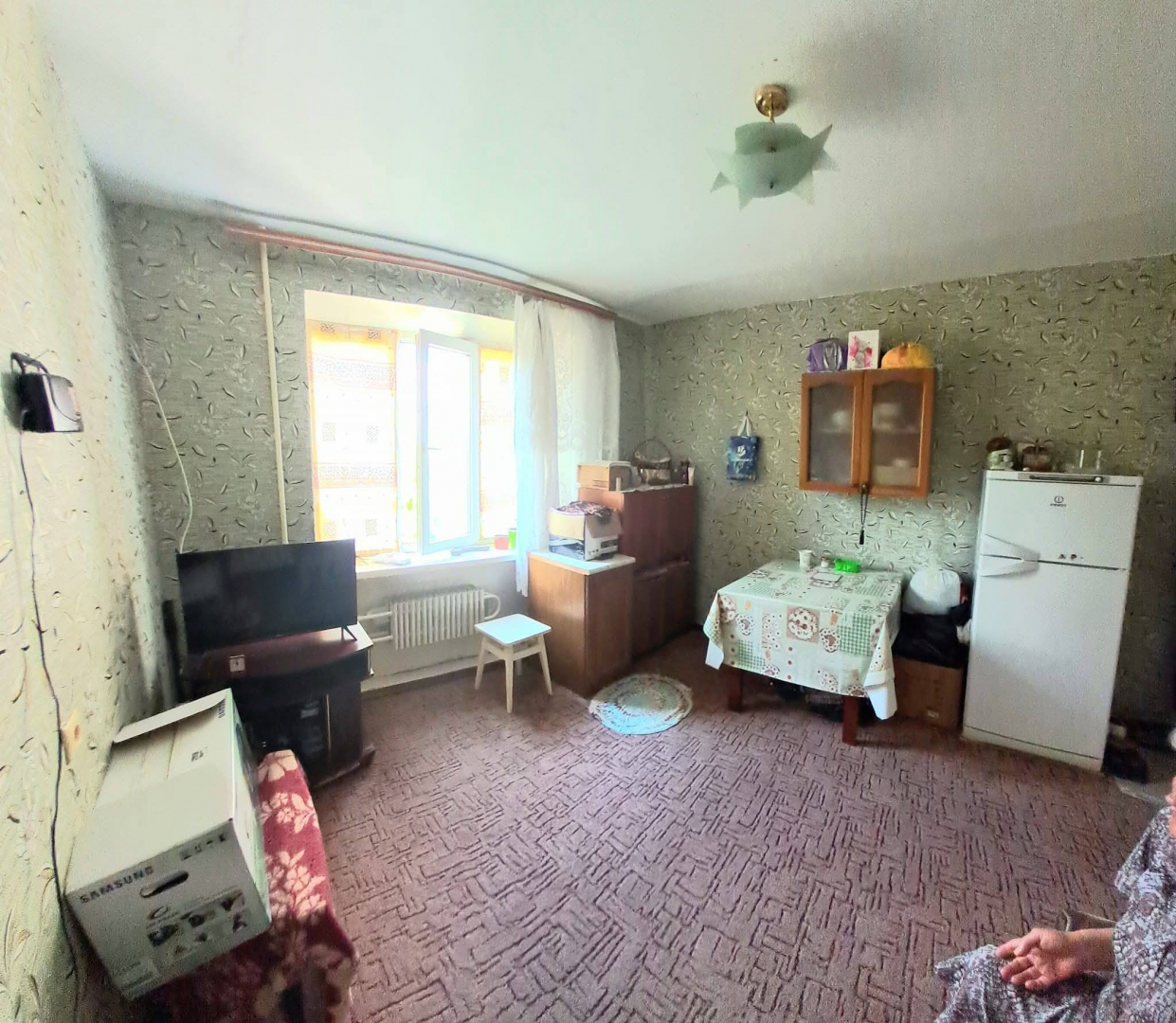 Продам кімнату 13 м2 гуртожиток Голлівуд Чернігів. Фото 1