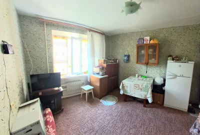 Продам кімнату 13 м2 гуртожиток Голлівуд Чернігів