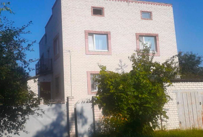 Продаж капітального будинку в передмісті Чернігова!