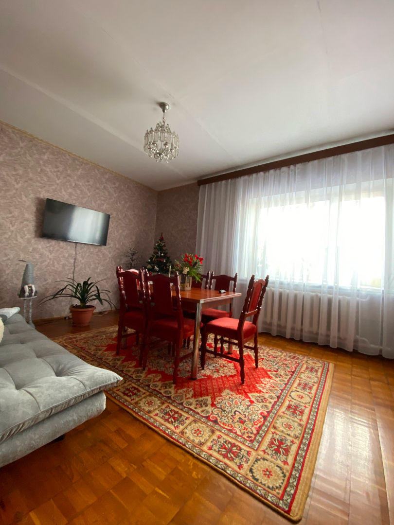 Просторий приватний будинок біля озера Земснаряд!. Фото 1