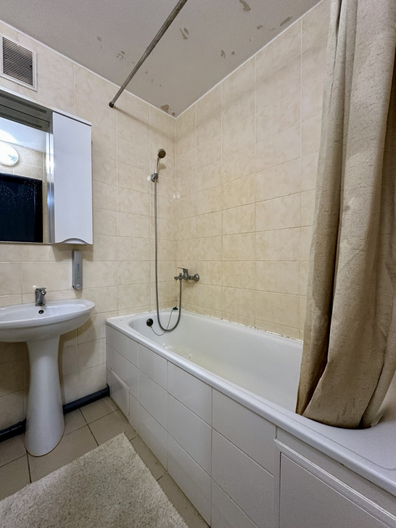 Затишна 2 кімнатна квартира 67м2,новобудова,авт.опал.ремонт+меблі. Фото - 16