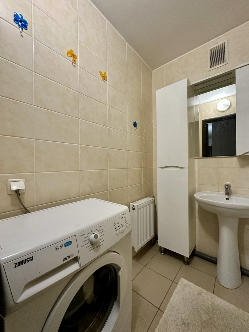 Затишна 2 кімнатна квартира 67м2,новобудова,авт.опал.ремонт+меблі. Фото - 15