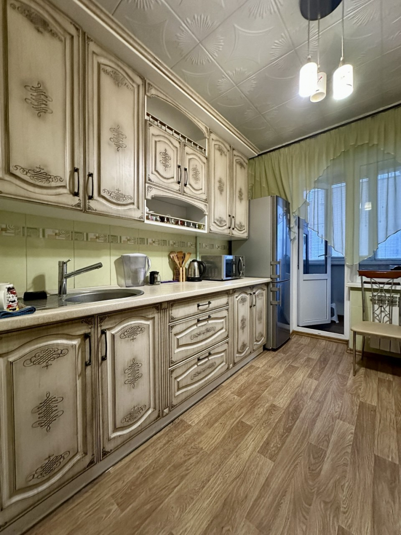 Р-н Голівуд,Простора 3 кімнатна 67м2 з ремонтом та меблями. Фото - 1