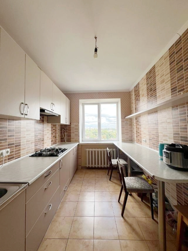 Живіть у центрі з комфортом - 4-кімнатна квартира 80 м². Фото 1