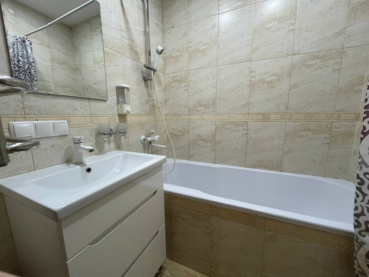 Стильна 2-кімнатна квартира з ремонтом 69м2, вул. Льотна. Фото - 15