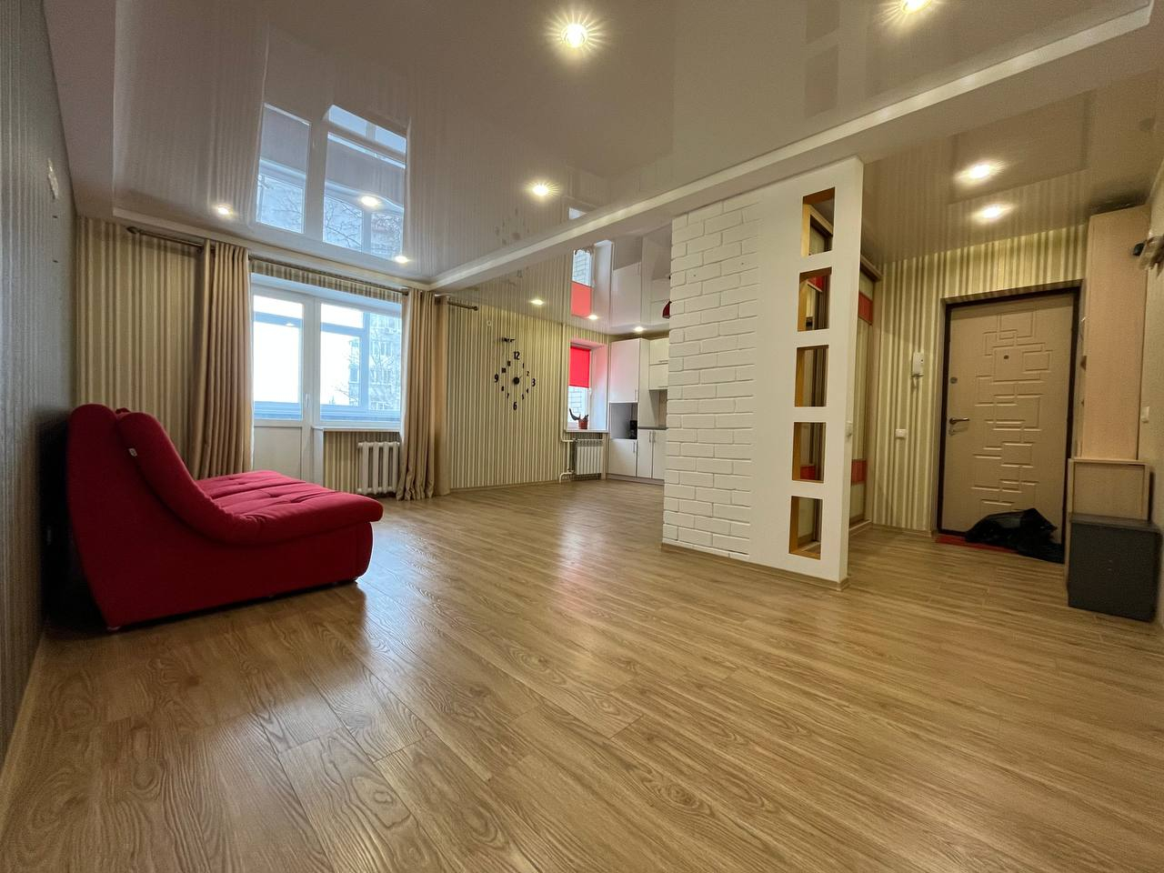 Стильна 2-кімнатна квартира з ремонтом 69м2, вул. Льотна. Фото 1