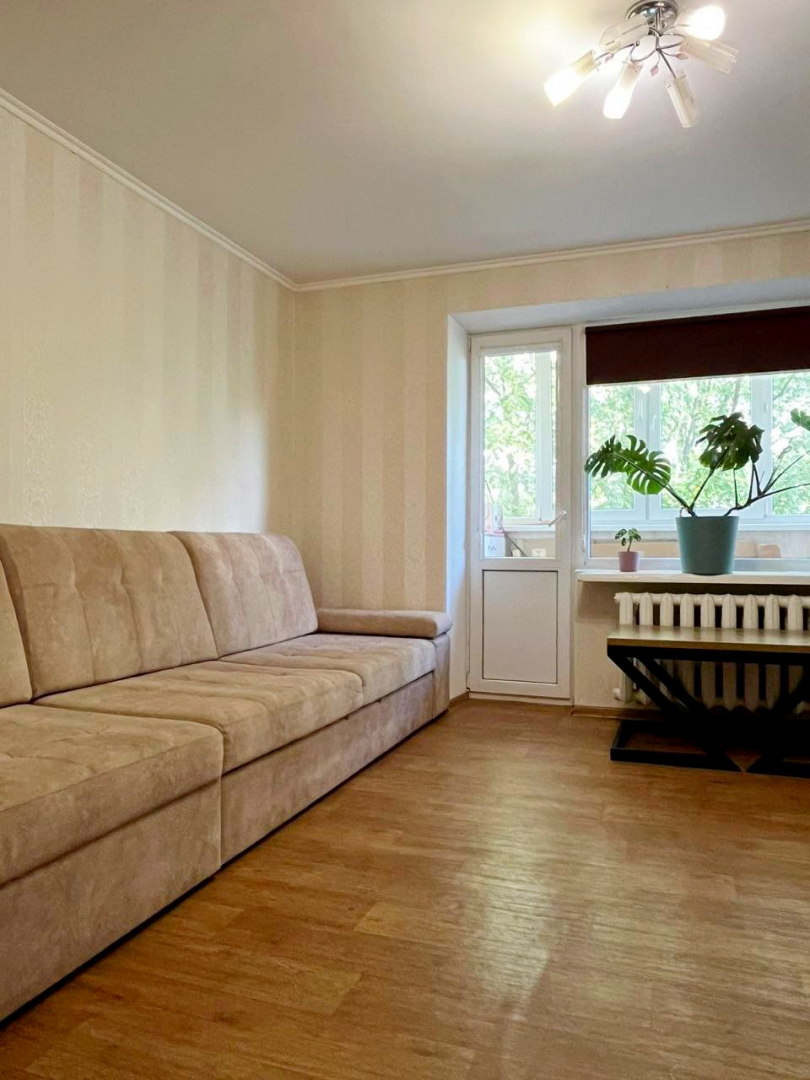 Простора 3 кімнатна квартира 63 м2 з сучасним ремонтом та меблями. Фото 1