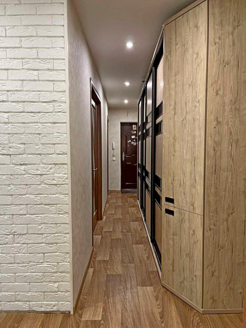 Простора 3 кімнатна квартира 63 м2 з сучасним ремонтом та меблями. Фото - 19