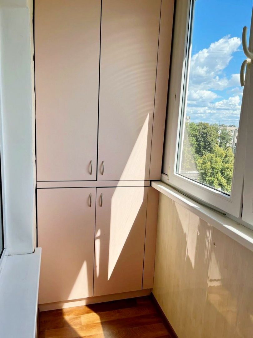 Простора 3 кімнатна квартира 63 м2 з сучасним ремонтом та меблями. Фото - 3