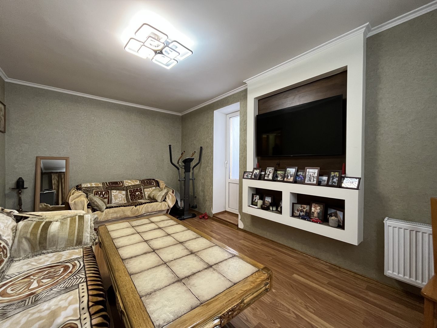 Затишна 2-кімнатна квартира з ремонтом у цегляному будинку — заїжджай і живи!. Фото - 1