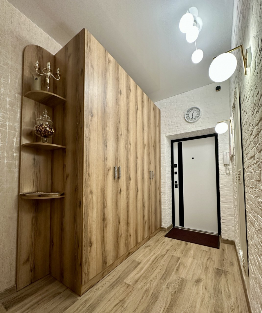 Центр міста,стильна квартира 76м2,з новим ремонтом,меблі+техніка. Фото - 16