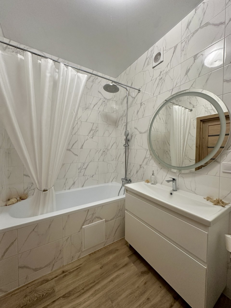 Центр міста,стильна квартира 76м2,з новим ремонтом,меблі+техніка. Фото - 8