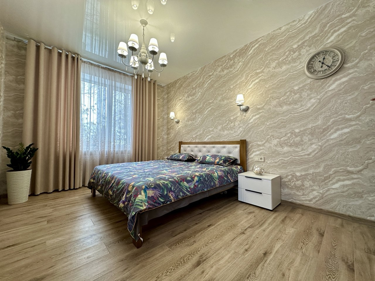 Центр міста,стильна квартира 76м2,з новим ремонтом,меблі+техніка. Фото - 15