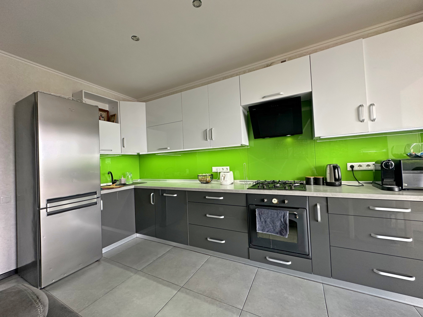 1-кімнатна квартира з дизайнерським ремонтом, 47,6 м², вул. Незалежності. Фото - 2