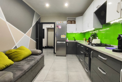 1-кімнатна квартира з дизайнерським ремонтом, 47,6 м², вул. Незалежності