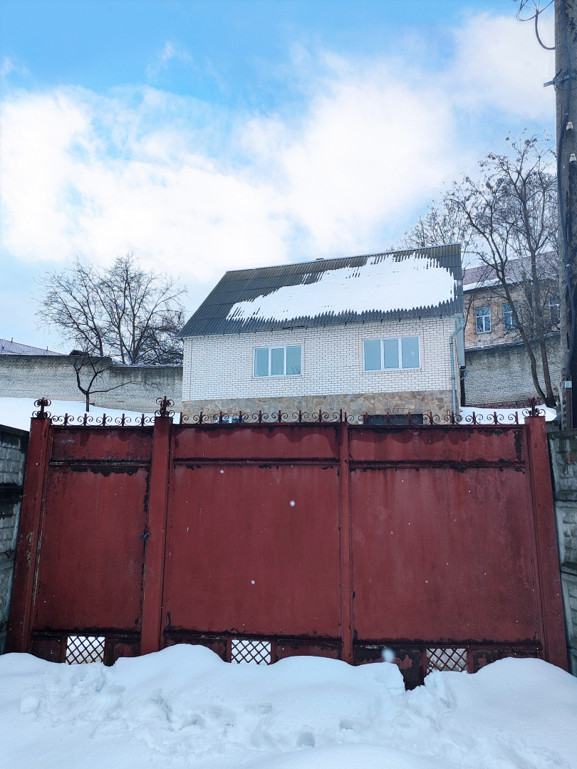 Видовий цегляний будинок 240 м² у центрі міста з гаражем та банею. Фото - 2