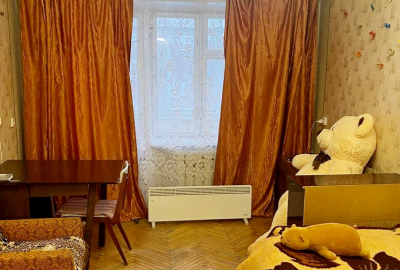 2 кімнатна охайна квартира на зручному 3 поверсі, поруч з центром