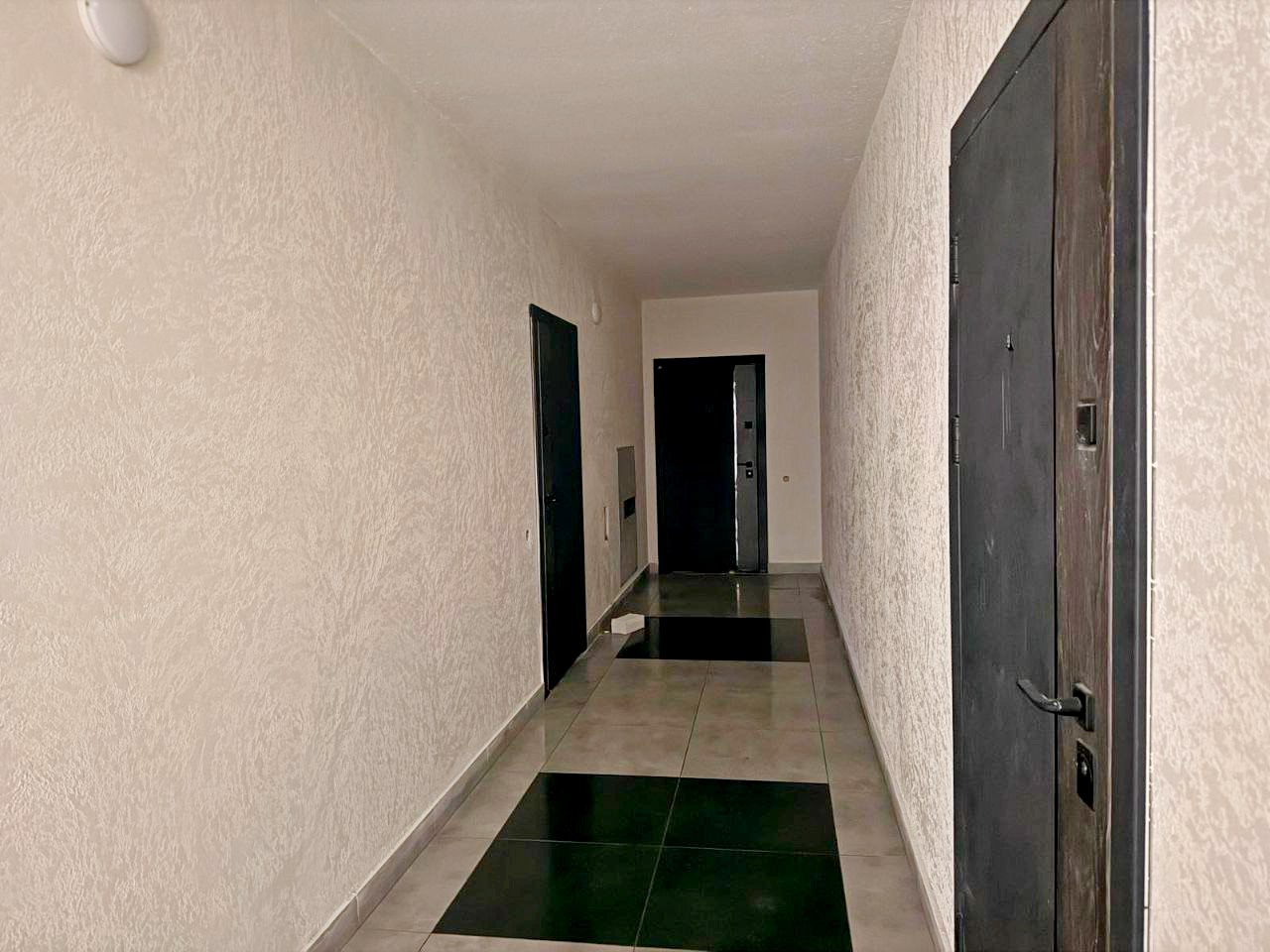 2 кімнатна квартира 65 м2 з автономним опаленням 4 поверх. Масани. Фото - 3