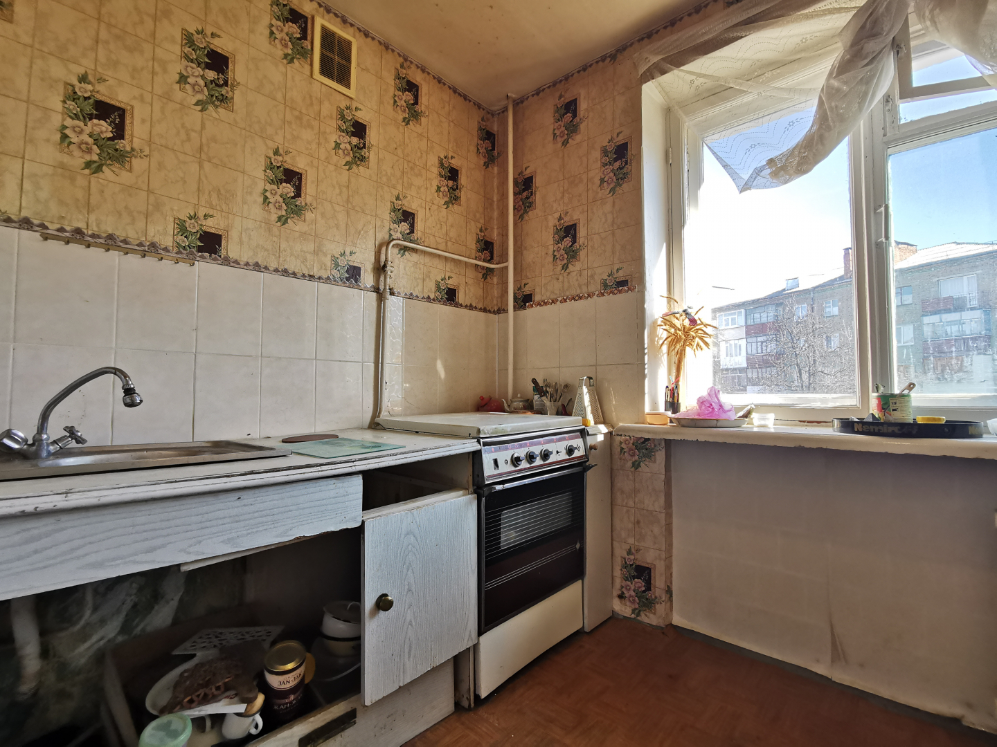 2 кімнатна квартира 50 м2, вул.Радченка, 3 поверх, цегляний будинок. Фото - 1