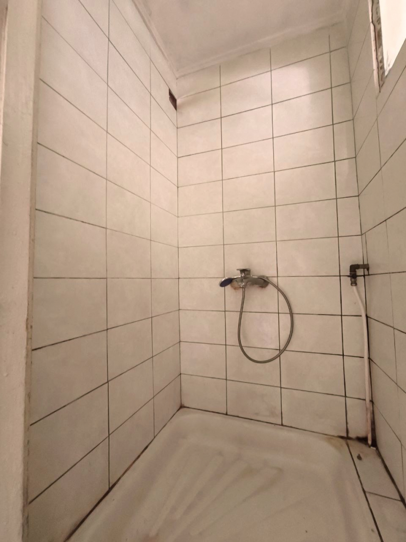 Охайна кімната в гуртожитку на 2 поверсі з ремонтом. Центр міста.. Фото - 5