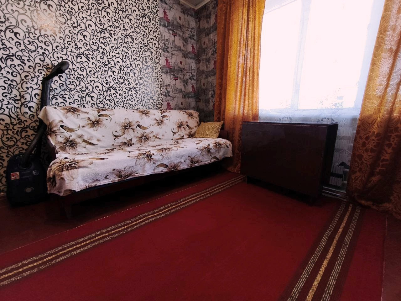 Кімната 13м2 з меблями, в районі Рокосовського біля ТРЦ Голлівуд. Фото 1